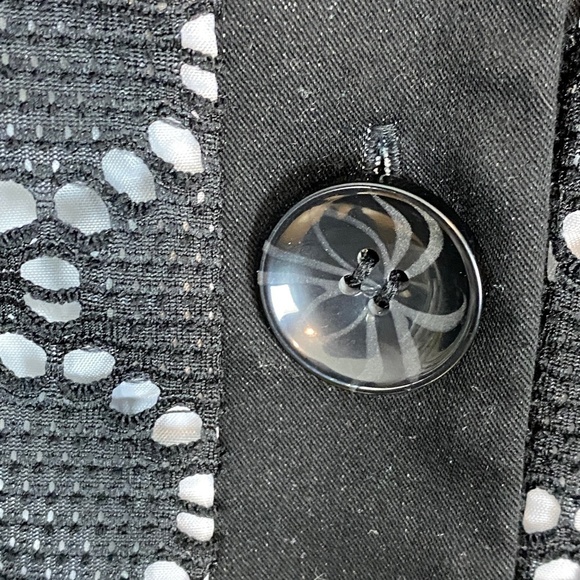 TanJay Petites Crop Sleeve Top Black Cut Outs over White Sz 16P - Picture 2 of 8